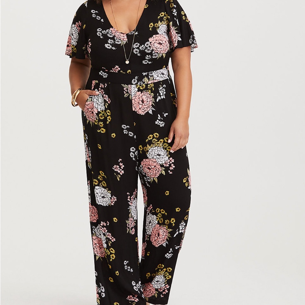 Torrid floral jumpsuit size 0
